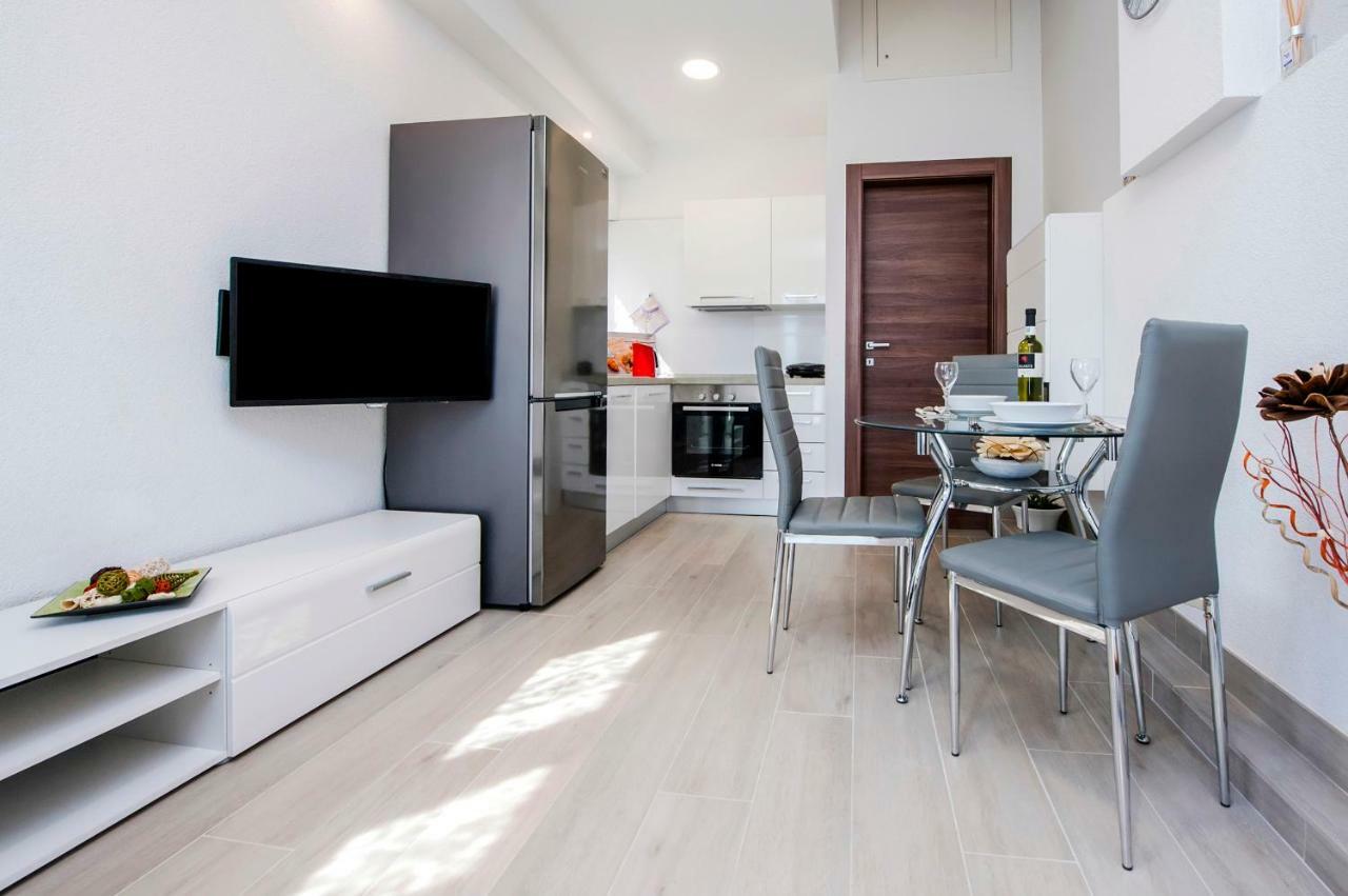 Apartment Anastasia Rovigno Esterno foto