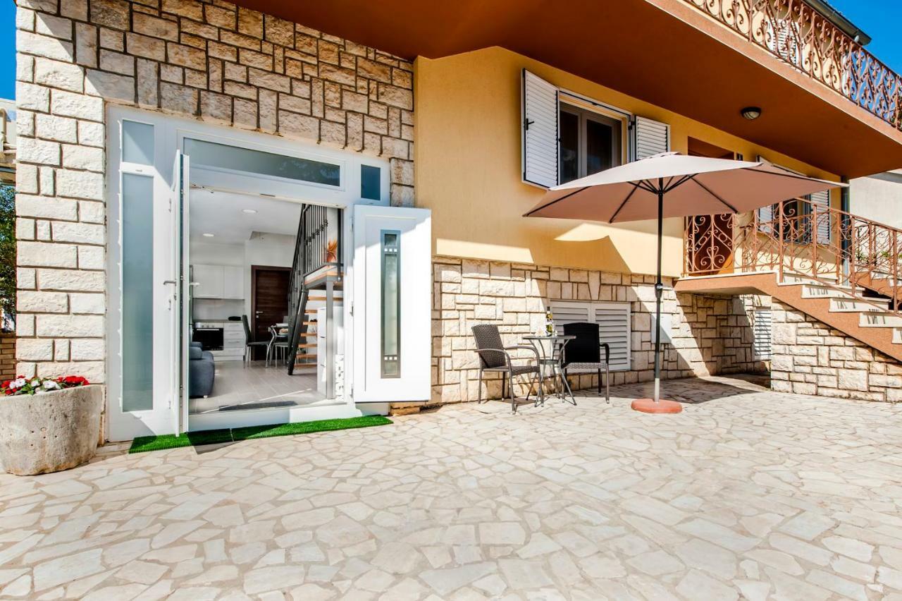 Apartment Anastasia Rovigno Esterno foto
